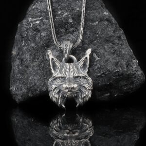 The Lynx Necklace Sterling Silver is a product of high class craftsmanship and intricate designing. It's solid structure makes it a perfect piece to use as an everyday jewelry to elevate your style.