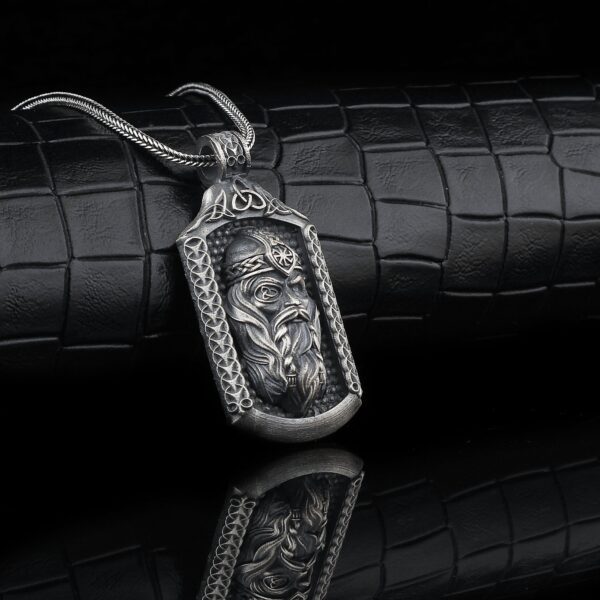 the odin necklace sterling silver is a product of high class craftsmanship and intricate designing. it's solid structure makes it a perfect piece to use as an everyday jewelry to elevate your style. espada silver