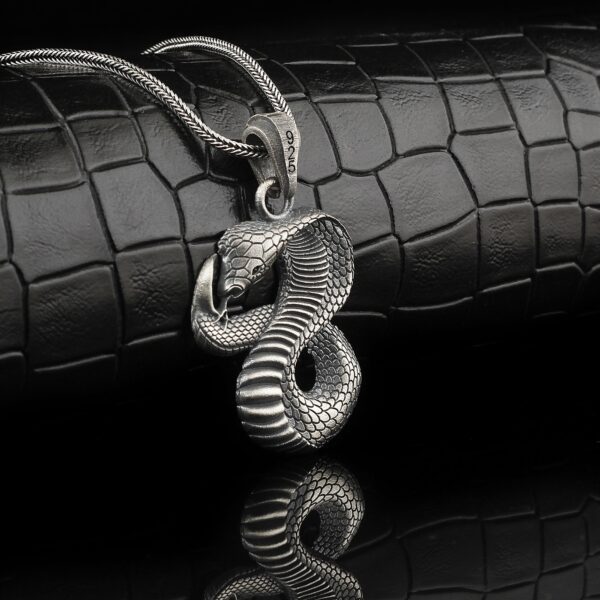 the snake necklace sterling silver is a product of high class craftsmanship and intricate designing. it's solid structure makes it a perfect piece to use as an everyday jewelry to elevate your style. espada silver