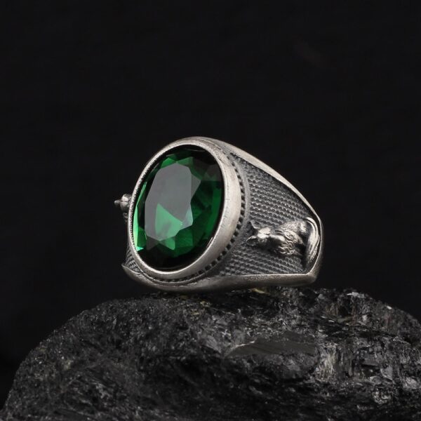 the emerald fox ring sterling silver is a product of high class craftsmanship and intricate designing. it's solid structure makes it a perfect piece to use as an everyday jewelry to elevate your style. espada silver