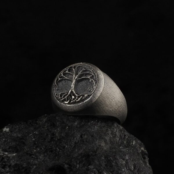 the tree of life signet ring is a product of high class craftsmanship and intricate designing. it's solid structure makes it a perfect piece to use as an everyday jewelry to elevate your style. espada silver