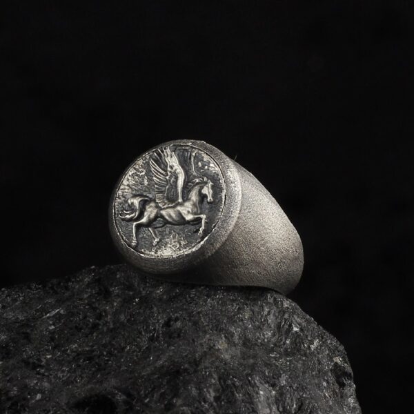 the pegasus signet ring is a product of high class craftsmanship and intricate designing. it's solid structure makes it a perfect piece to use as an everyday jewelry to elevate your style. espada silver