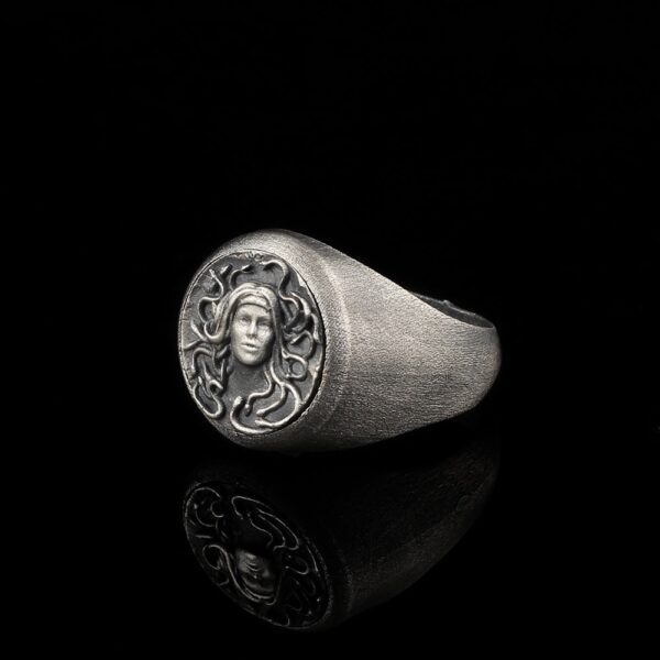 the medusa signet ring is a product of high class craftsmanship and intricate designing. it's solid structure makes it a perfect piece to use as an everyday jewelry to elevate your style. espada silver