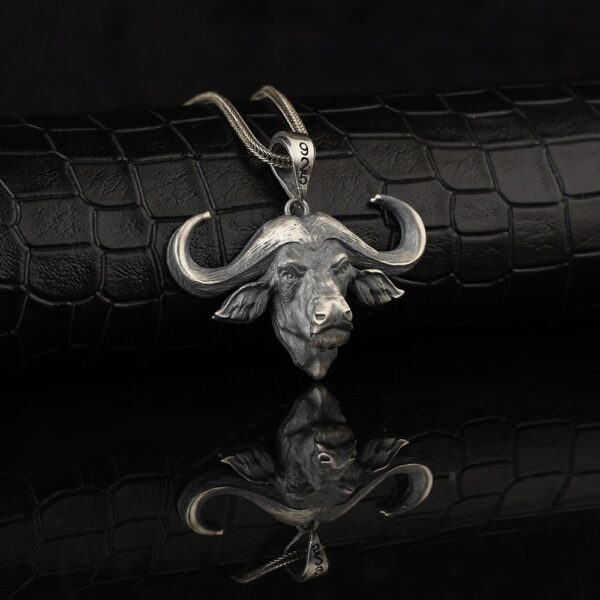 the buffalo necklace is a product of high class craftsmanship and intricate designing. it's solid structure makes it a perfect piece to use as an everyday jewelry to elevate your style. espada silver