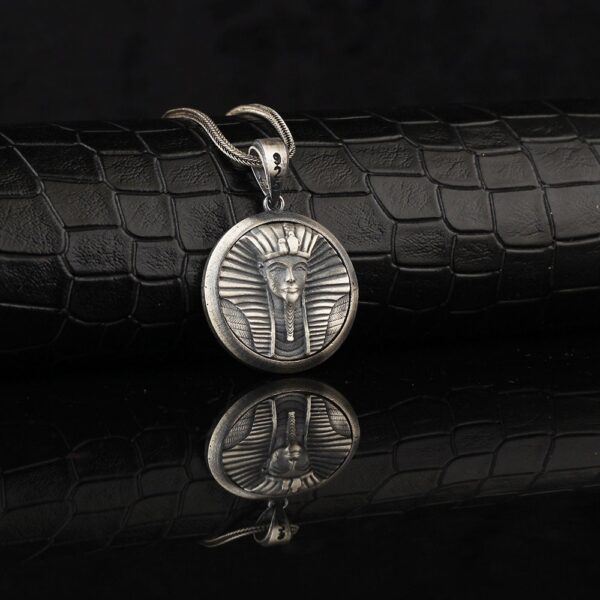 he egyptian pharaoh necklace is a product of high class craftsmanship and intricate designing. it's solid structure makes it a perfect piece to use as an everyday jewelry to elevate your style. espada silver