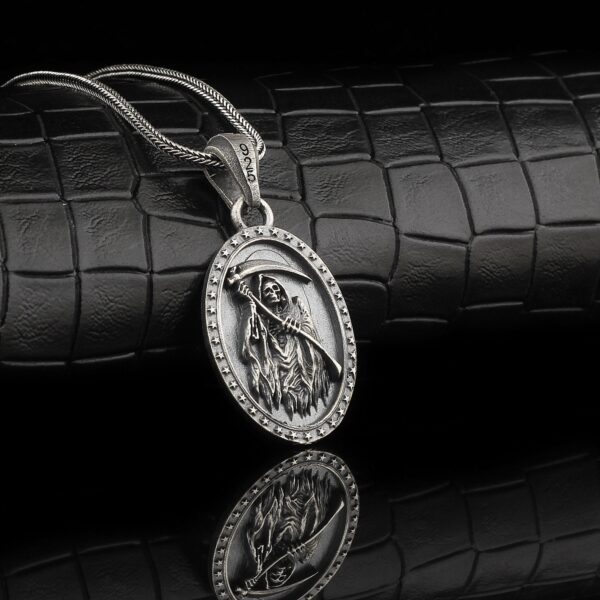 the grim reaper necklace is a product of high class craftsmanship and intricate designing. it's solid structure makes it a perfect piece to use as an everyday jewelry to elevate your style. espada silver
