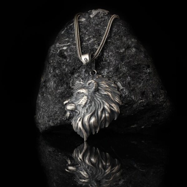 the sterling silver lion head necklace is a product of high class craftsmanship and intricate designing. it's solid structure makes it a perfect piece to use as an everyday jewelry to elevate your style. espada silver