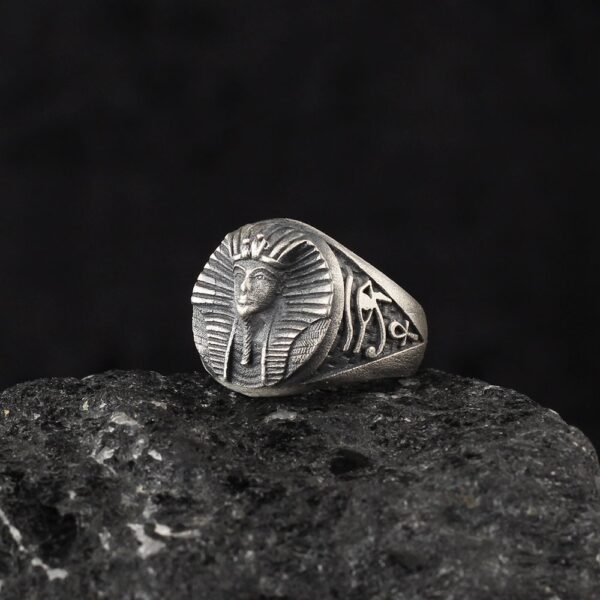 the pharaoh ring sterling silver is a product of high class craftsmanship and intricate designing. it's solid structure makes it a perfect piece to use as an everyday jewelry to elevate your style. espada silver