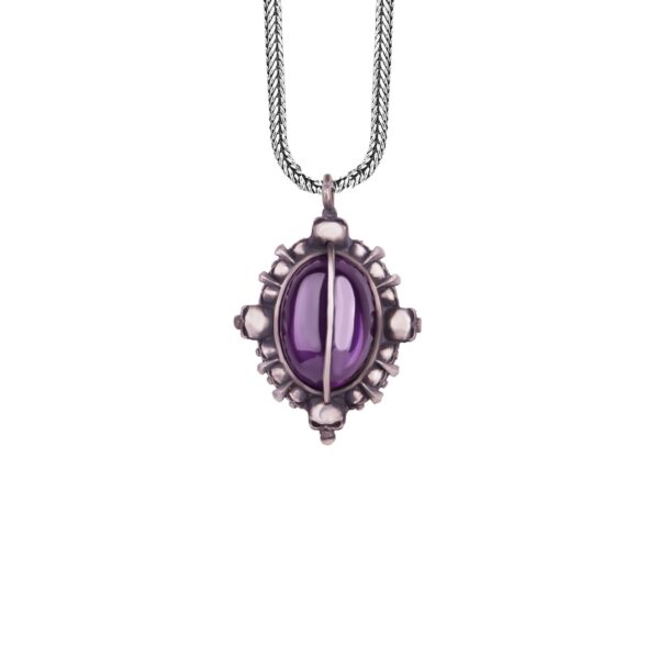 the amethyst skull silver necklace is a product of high class craftsmanship and intricate designing. it's solid structure makes it a perfect piece to use as an everyday jewelry to elevate your style. espada silver