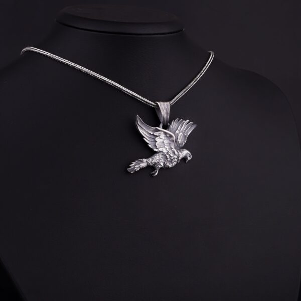 the silver dove necklace is a product of high class craftsmanship and intricate designing. it's solid structure makes it a perfect piece to use as an everyday jewelry to elevate your style. espada silver