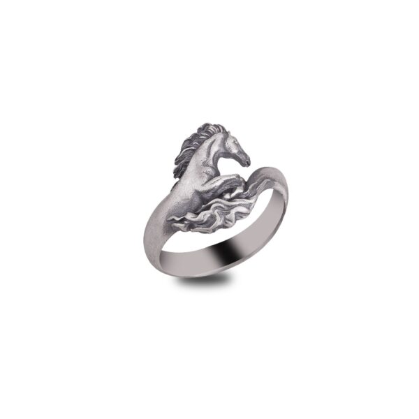the silver stallion ring is a product of high class craftsmanship and intricate designing. it's solid structure makes it a perfect piece to use as an everyday jewelry to elevate your style. espada silver