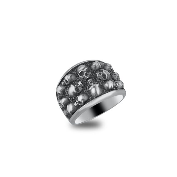 the skulls ring sterling silver is a product of high class craftsmanship and intricate designing. it's solid structure makes it a perfect piece to use as an everyday jewelry to elevate your style. espada silver