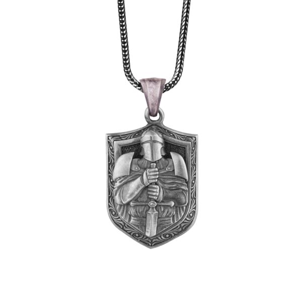 the crusader necklace is a product of high class craftsmanship and intricate designing. it's solid structure makes it a perfect piece to use as an everyday jewelry to elevate your style. espada silver