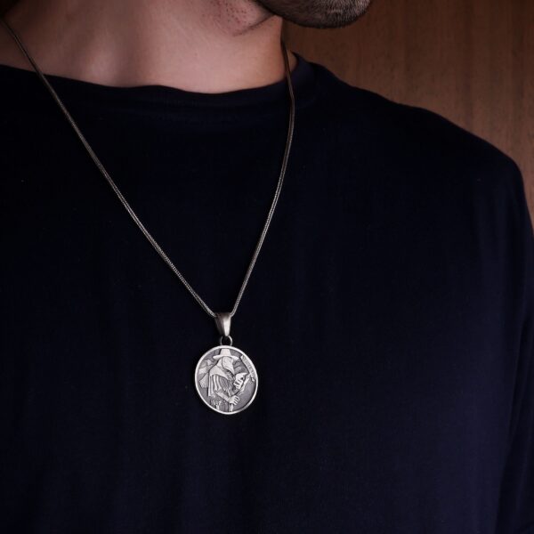 the plague doctor necklace 925 silver is a product of high class craftsmanship and intricate designing. it's solid structure makes it a perfect piece to use as an everyday jewelry to elevate your style. espada silver