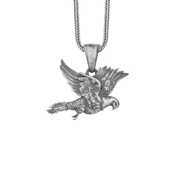 the silver dove necklace is a product of high class craftsmanship and intricate designing. it's solid structure makes it a perfect piece to use as an everyday jewelry to elevate your style. espada silver
