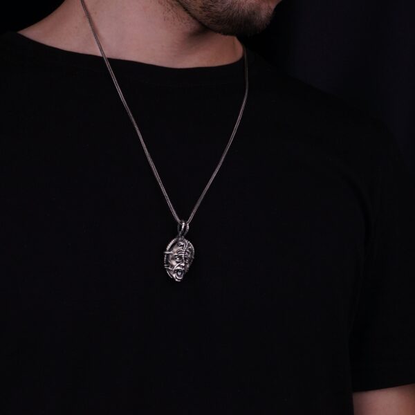 the screaming devil necklace is a product of high class craftsmanship and intricate designing. it's solid structure makes it a perfect piece to use as an everyday jewelry to elevate your style. espada silver