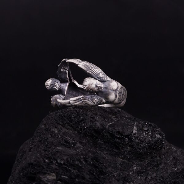 the wingman ring is a product of high class craftsmanship and intricate designing. it's solid structure makes it a perfect piece to use as an everyday jewelry to elevate your style. espada silver