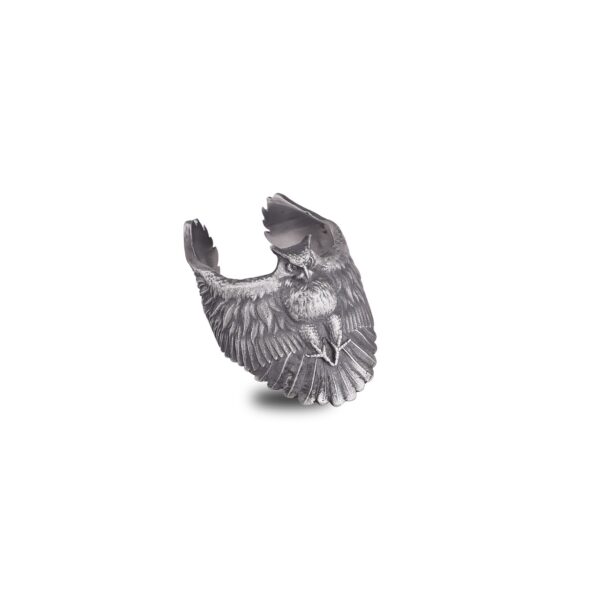 the silver owl ring is a product of high class craftsmanship and intricate designing. it's solid structure makes it a perfect piece to use as an everyday jewelry to elevate your style. espada silver