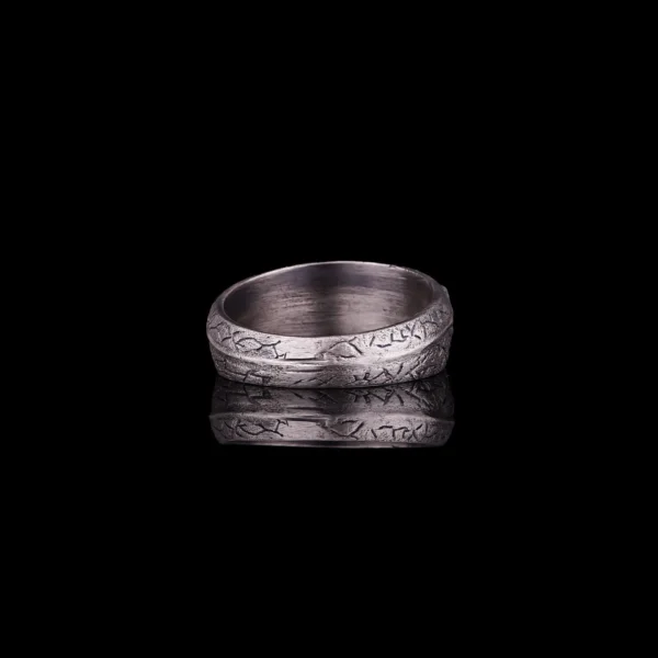 the sterling silver denture ring is a product of high class craftsmanship and intricate designing. it's solid structure makes it a perfect piece to use as an everyday jewelry to elevate your style. espada silver