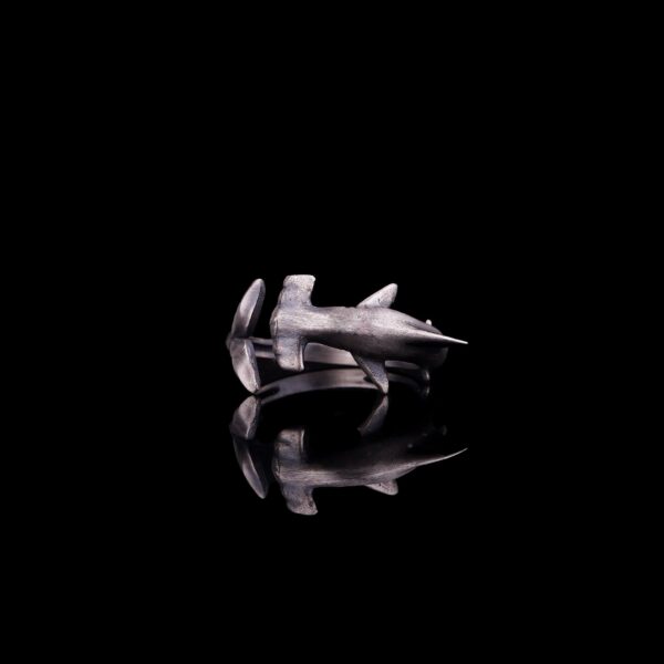 the hammerhead shark ring is a product of high class craftsmanship and intricate designing. it's solid structure makes it a perfect piece to use as an everyday jewelry to elevate your style. espada silver
