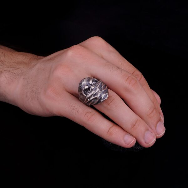 the skull ring is a product of high class craftsmanship and intricate designing. it's solid structure makes it a perfect piece to use as an everyday jewelry to elevate your style. espada silver