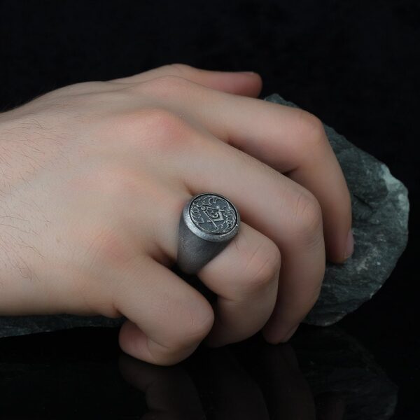 the masonic ring is a product of high class craftsmanship and intricate designing. it's solid structure makes it a perfect piece to use as an everyday jewelry to elevate your style. espada silver