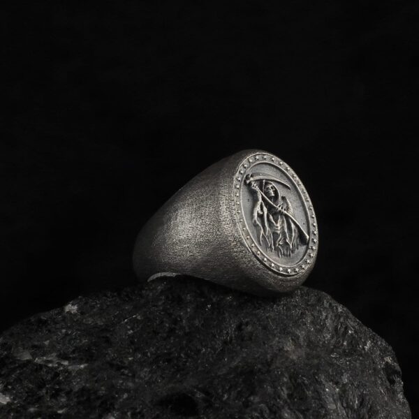 he silver grim reaper ring is a product of high class craftsmanship and intricate designing. it's solid structure makes it a perfect piece to use as an everyday jewelry to elevate your style. espada silver