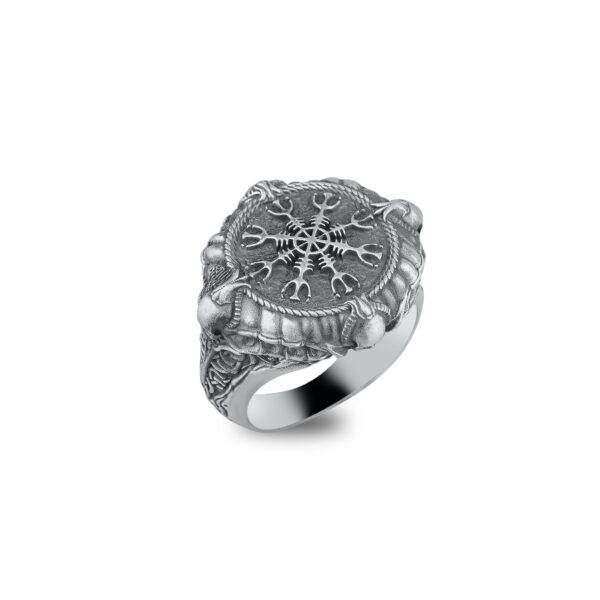 the helm of awe ring is a product of high class craftsmanship and intricate designing. it's solid structure makes it a perfect piece to use as an everyday jewelry to elevate your style. espada silver
