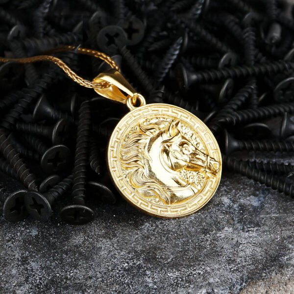 gold plated horse of aragorn necklace