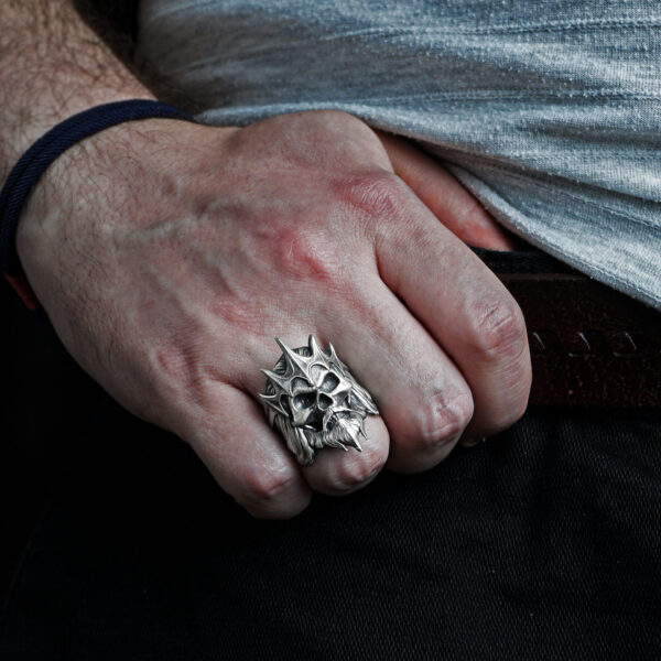 a man wearing king of the dead army ring lord of the rings